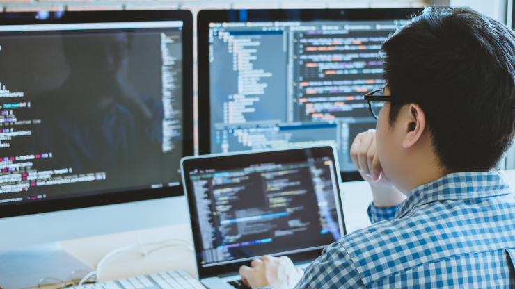 C#業務委託の報酬相場と2026年最新動向を解説するアイキャッチ画像